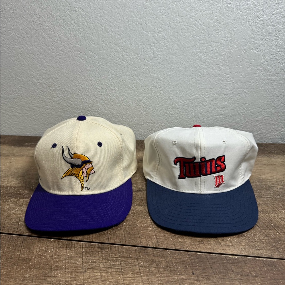 Vintage Pro Star Minnesota Twins SnapBack / 7 1/4 Vintage Vikings Fitted ￼‎